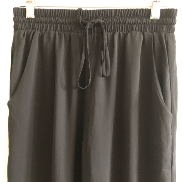 Lumiere elastic waist pockets in front size medium - Picture 3 of 6